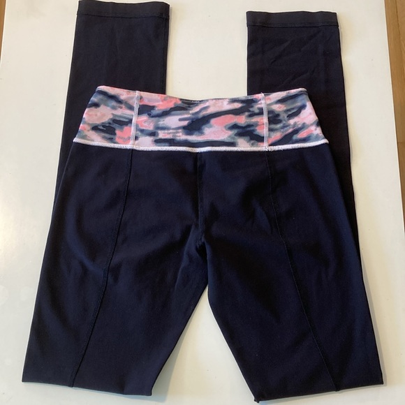 Lululemon Skinny Groove Pant Size 6 - Picture 4 of 6